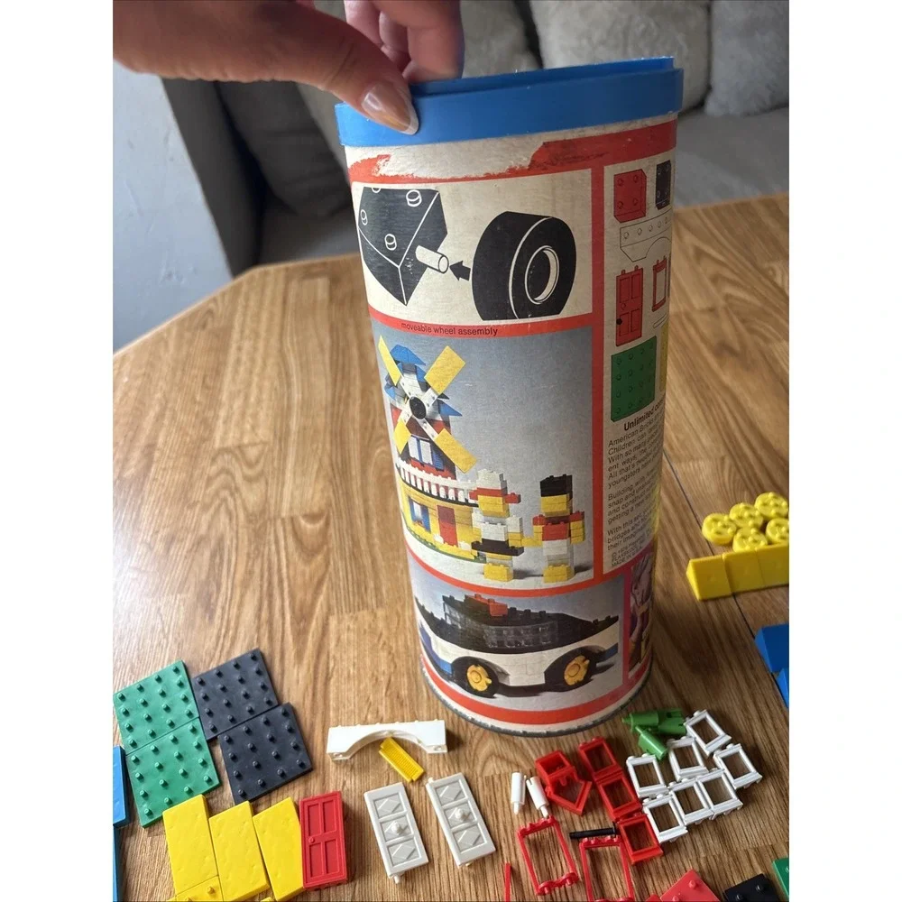 Vintage Playskool 1976 American Bricks Building Bricks 835 Over 300 Pieces